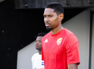 cau-thu-viet-kieu-jason-pendant-quang-vinh-ha-dep-quang-hai-ngay-tren-dat-phap