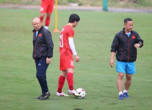 thi-dau-ngay-cang-sa-sut-nguy-co-cao-cong-phuong-se-bi-thay-park-gach-ten