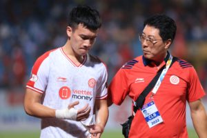 hlv-park-hang-seo-mat-di-2-ngoi-sao-hang-dau-vi-chan-thuong